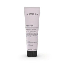Flacon de shampoing nourrissant pour gagner en volume de la marque Misslath Beauty, avec bouteille et étiquette visibles